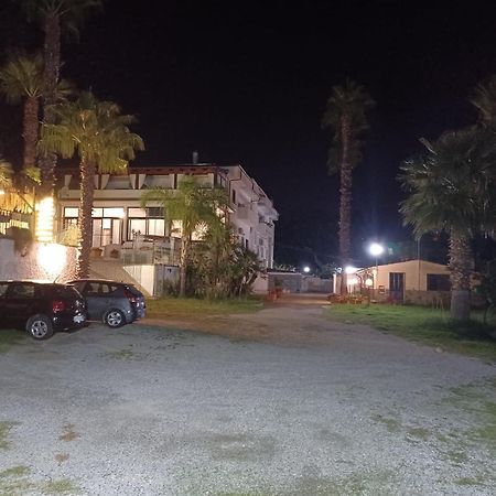 Palm House Bed and Breakfast Lamezia Terme Buitenkant foto