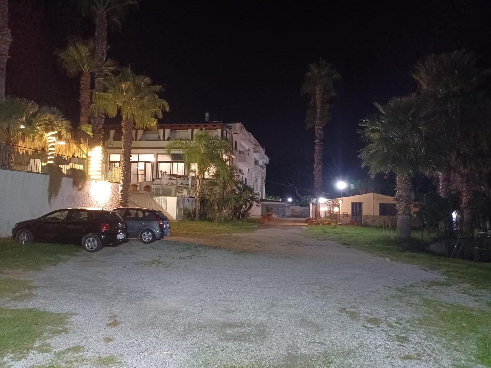 Palm House Bed and Breakfast Lamezia Terme Buitenkant foto